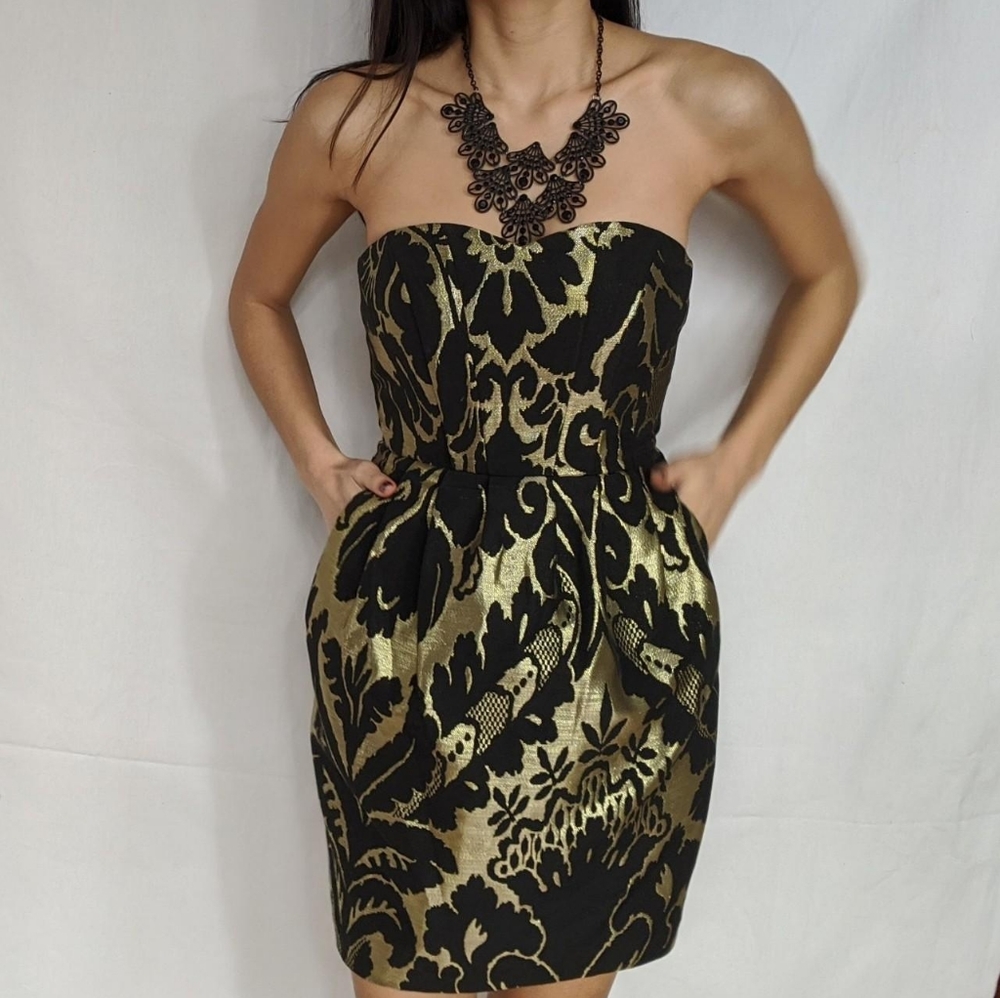 ✅ SOLD ✅ NWT H&M Black and Gold Mini Cocktail Dress with Side Pockets Size 2